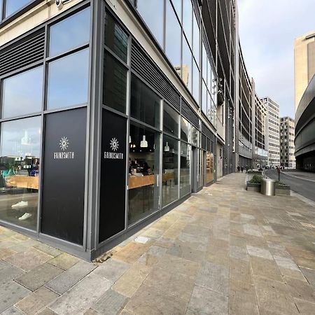 Spacious 2 Bedroom Flat Stunning Waterside View Mánchester Exterior foto
