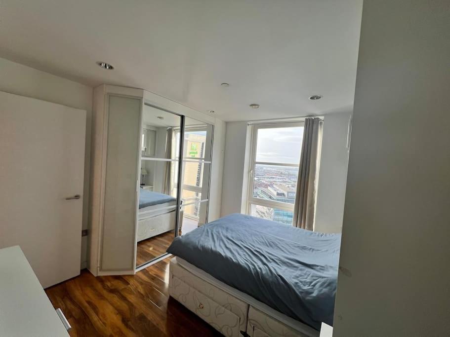 Spacious 2 Bedroom Flat Stunning Waterside View Mánchester Exterior foto